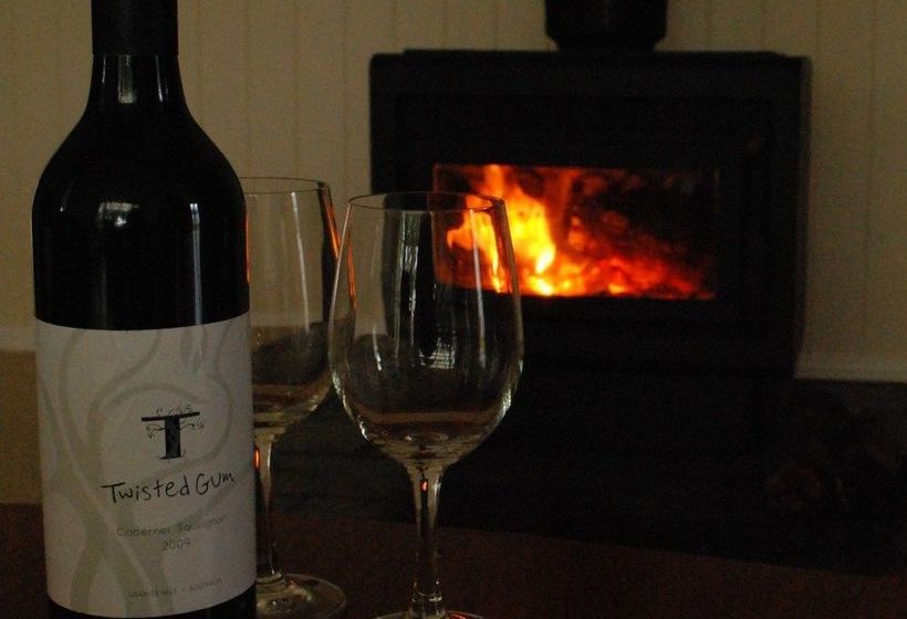 Twisted Gum Cottage | Ballandean | Queensland | Australia 4