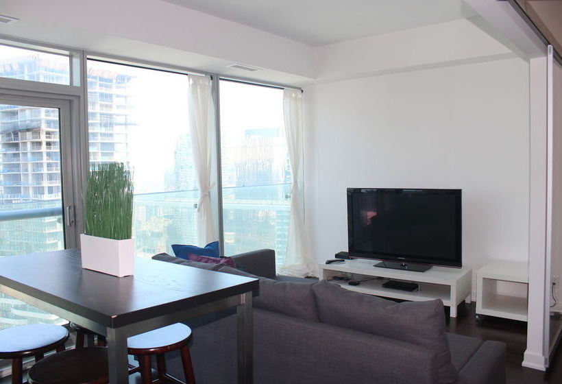 Diamond Vacation Homes - York Street | Toronto | Ontario | Canada 13