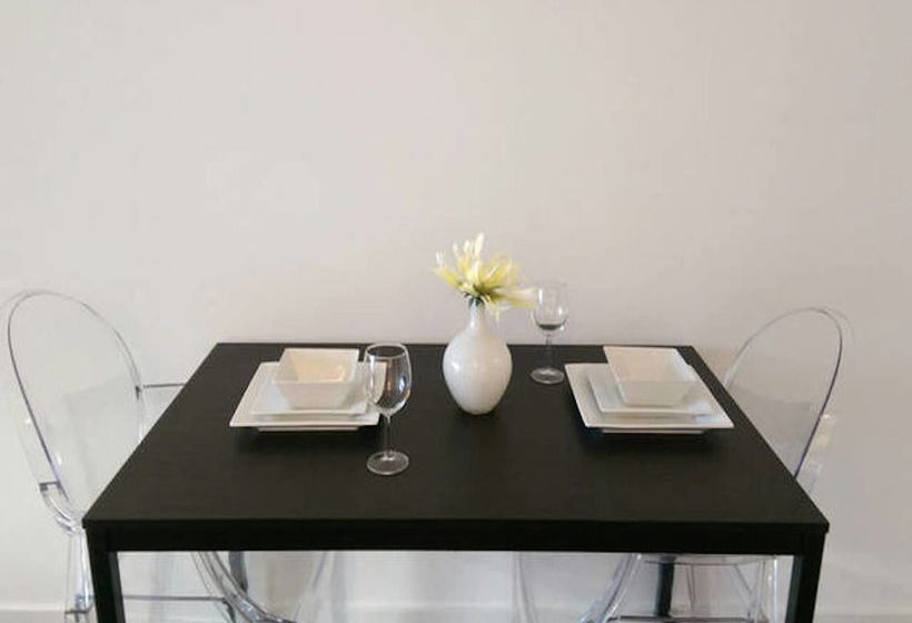 Diamond Vacation Homes - York Street | Toronto | Ontario | Canada 15