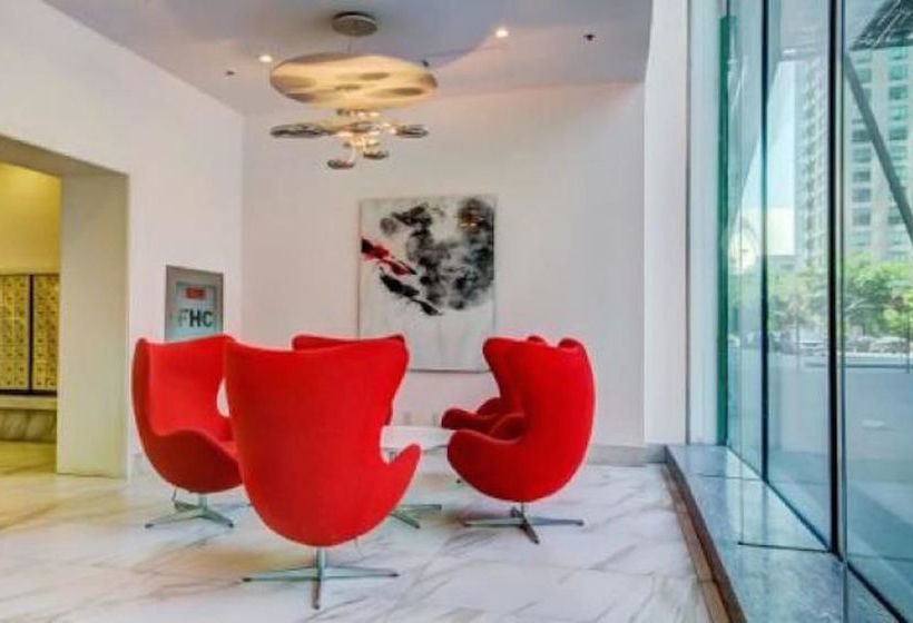 Diamond Vacation Homes - York Street | Toronto | Ontario | Canada 2