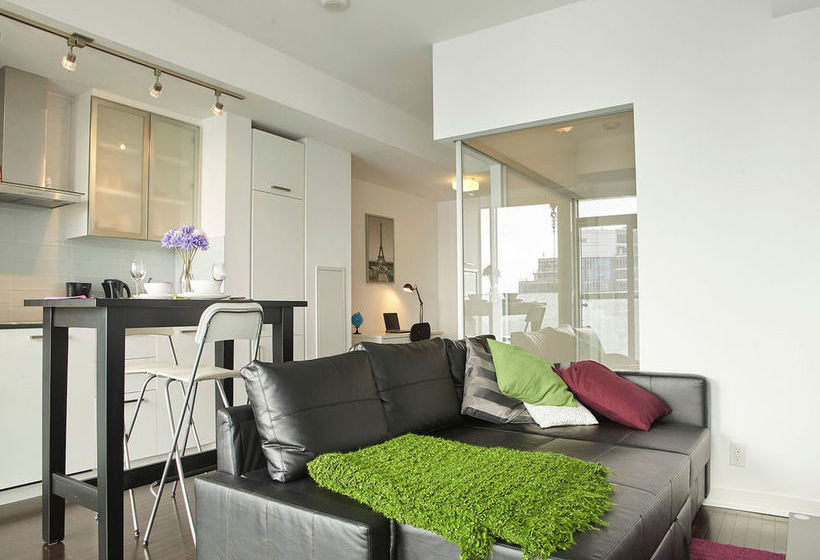 Diamond Vacation Homes - York Street | Toronto | Ontario | Canada 20