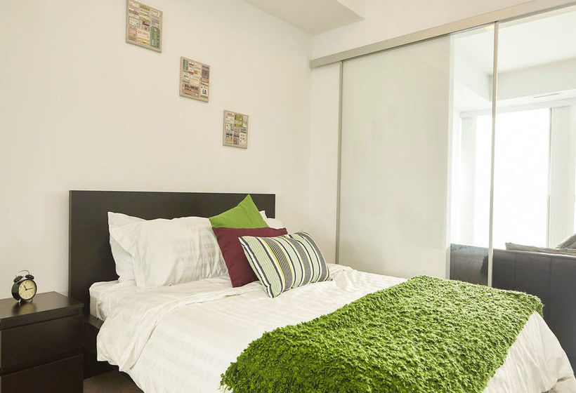 Diamond Vacation Homes - York Street | Toronto | Ontario | Canada 5