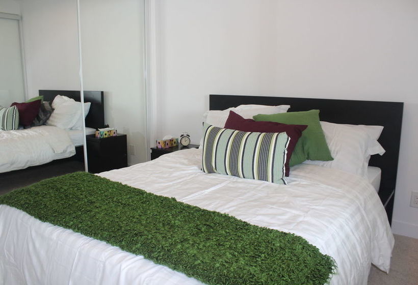 Diamond Vacation Homes - York Street | Toronto | Ontario | Canada 7