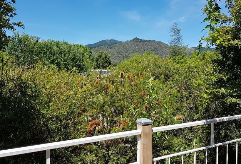 Bella Rouge Cottage | Bright | Victoria | Australia 11