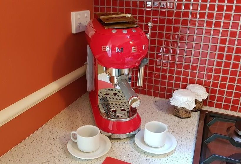 Bella Rouge Cottage | Bright | Victoria | Australia 6