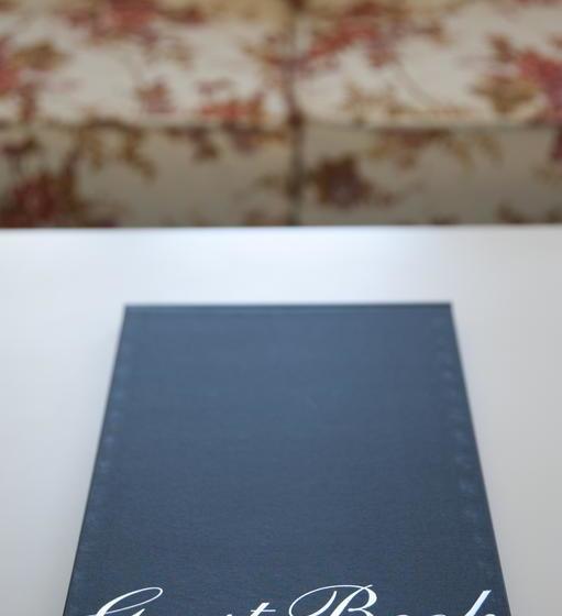 Bed and Breakfast Lowena Cafe And Accommodation | Hobart | Tasmania | Australia 4