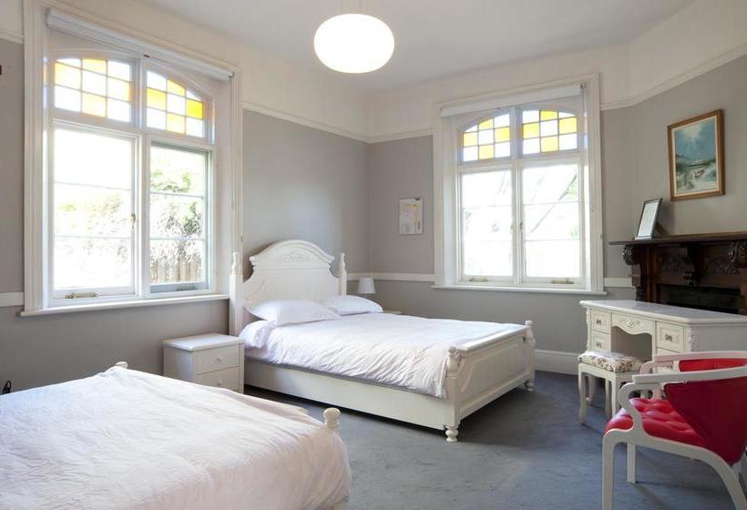 Bed and Breakfast Lowena Cafe And Accommodation | Hobart | Tasmania | Australia 6