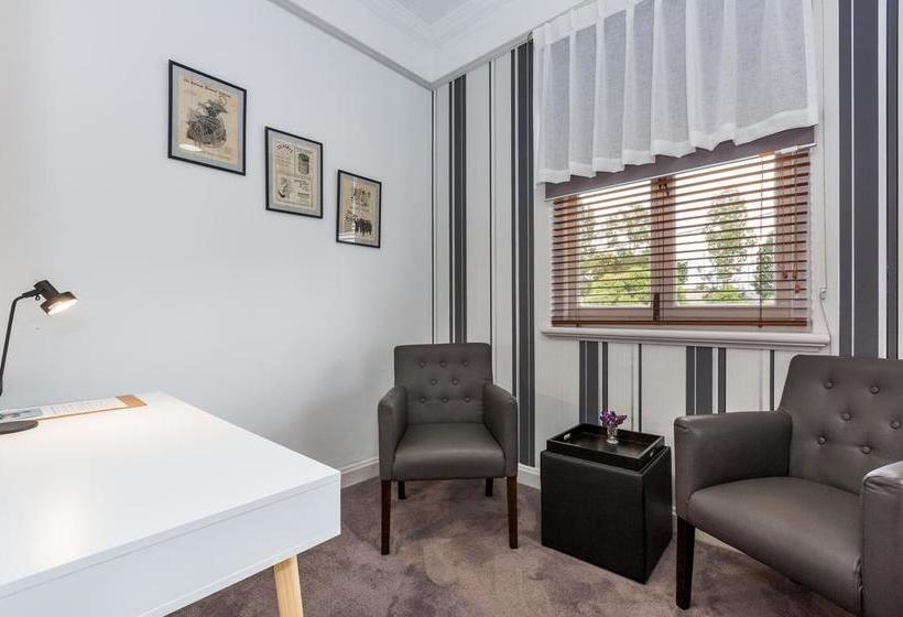 Hotel Cumquat House | Ipswich | Queensland | Australia 4