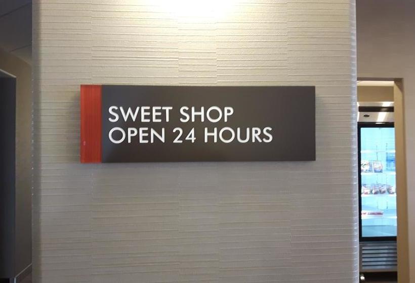 Hotel Encore Suites By Service Plus Inns | Grande Prairie | Alberta | Canada 3