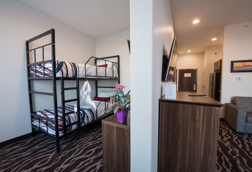 Hotel Encore Suites By Service Plus Inns | Grande Prairie | Alberta | Canada 9