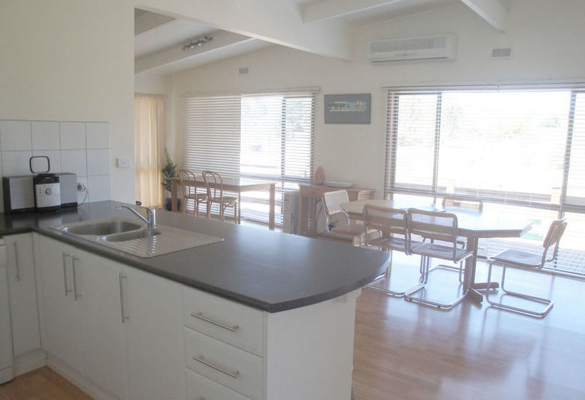 Off Mountain Accommodation | Merrijig | Victoria | Australia 18