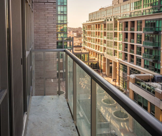 Queen West Vibes | Toronto | Ontario | Canada 17