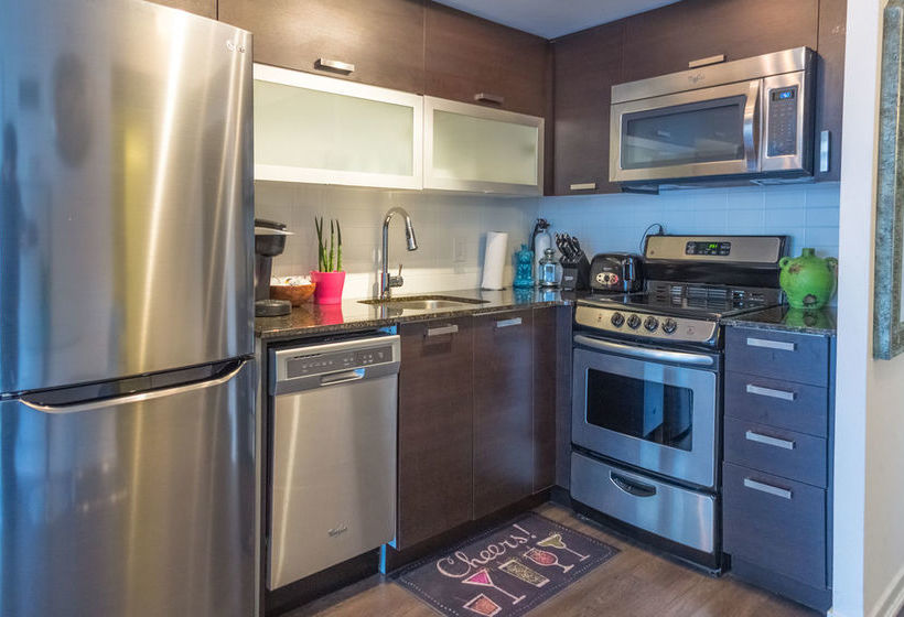 Queen West Vibes | Toronto | Ontario | Canada 19