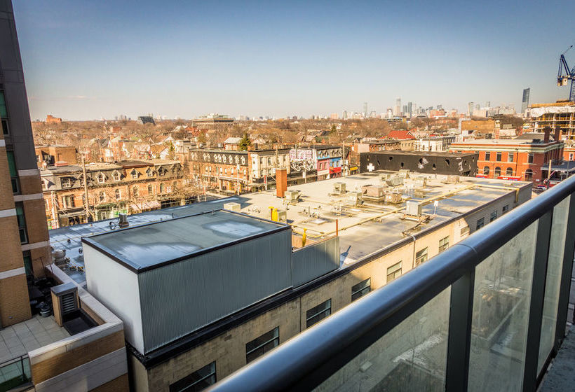 Queen West Vibes | Toronto | Ontario | Canada 20