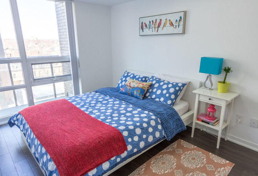 Queen West Vibes | Toronto | Ontario | Canada 3