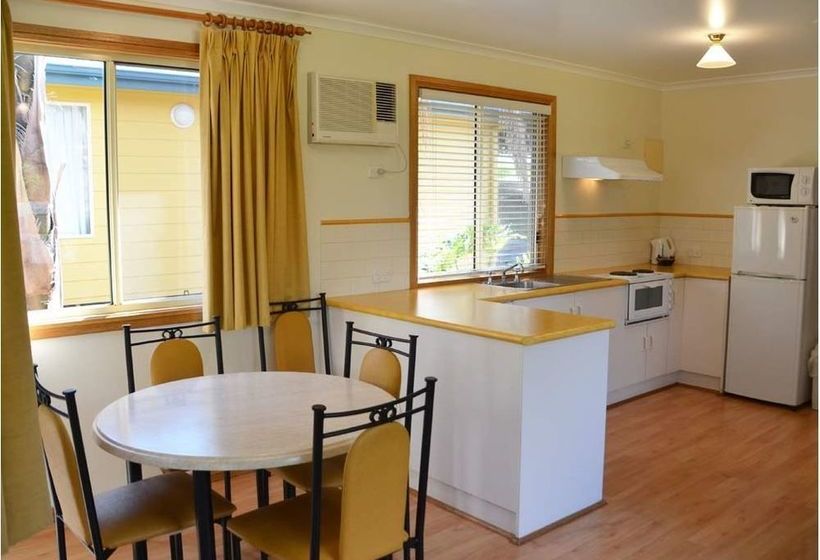 Hotel Blue Lake Holiday Park | Mount Gambier | South Australia | Australia 5