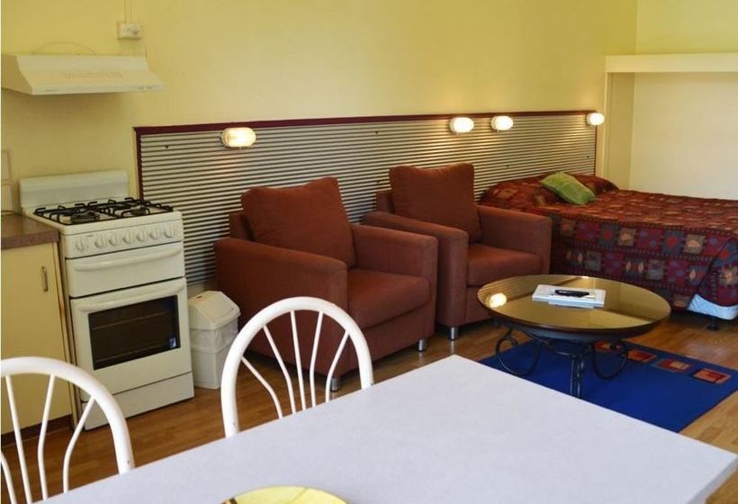 Hotel Blue Lake Holiday Park | Mount Gambier | South Australia | Australia 6