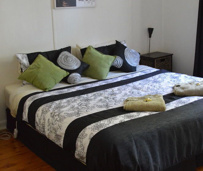 House On The Hill | Cessnock | New South Wales | Australia 3