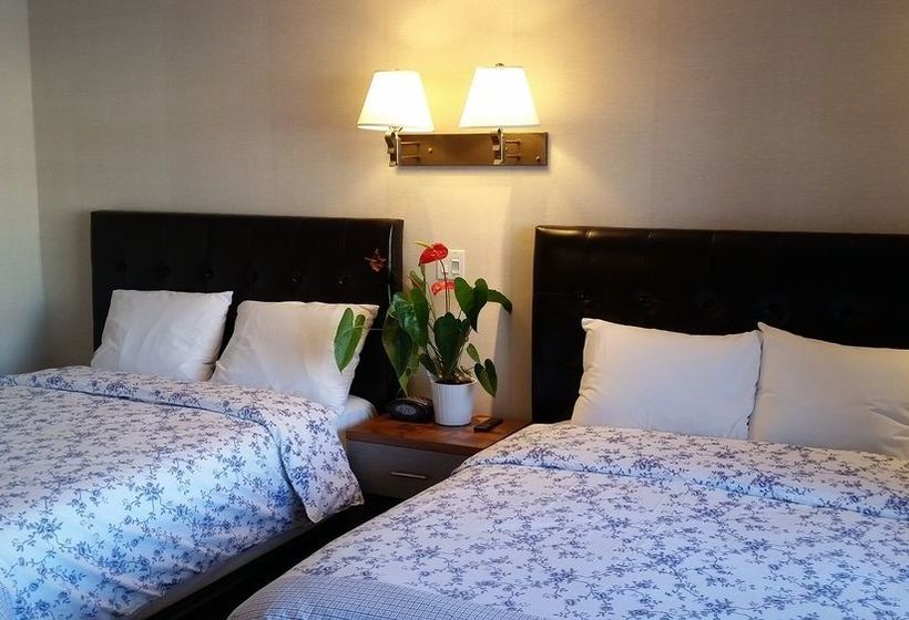 Au Doc Motel | Repentigny | Quebec | Canada 14