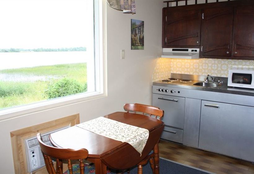 Au Doc Motel | Repentigny | Quebec | Canada 17