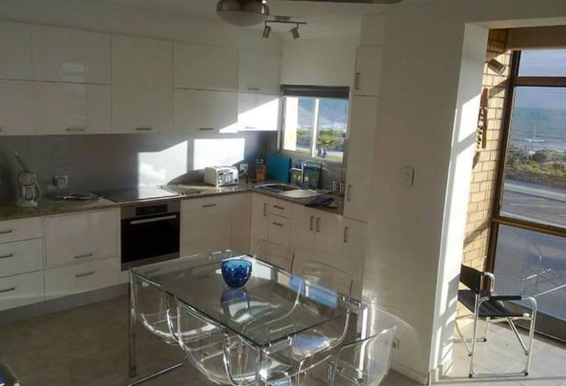 Acushla Accommodation West Beach Australia Meridional