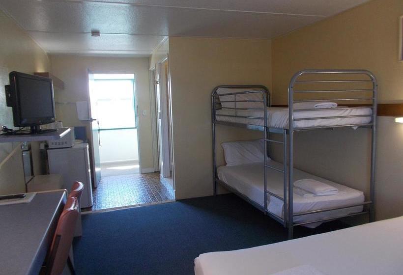 Oscar Motel | Bundaberg | Queensland | Australia 2
