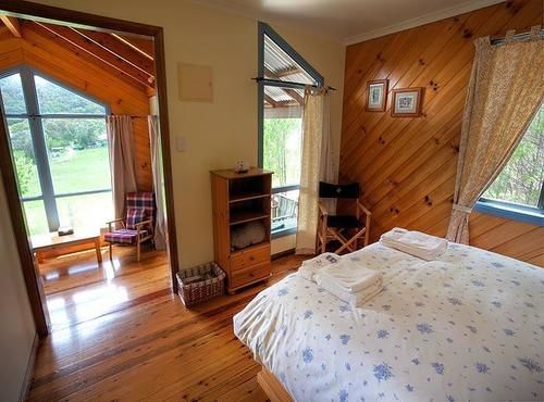 Wisteria Cottage And Cabins | Ballandean | Queensland | Australia 1