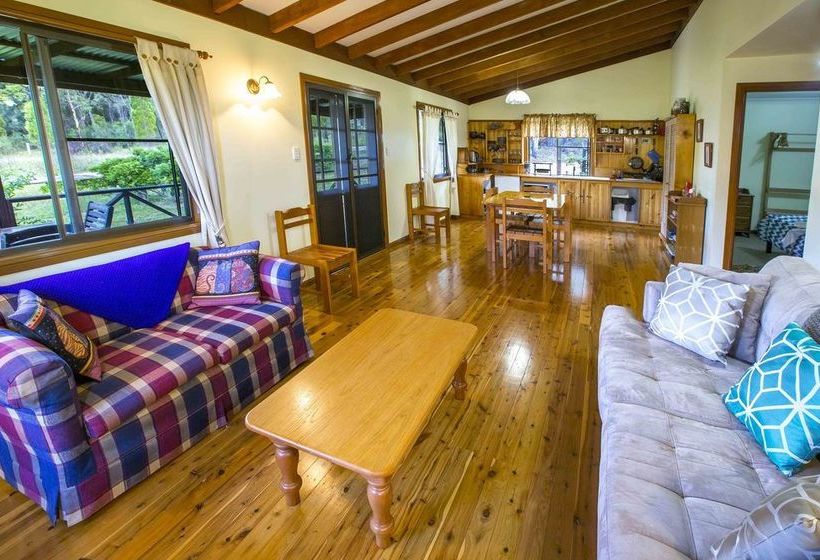 Wisteria Cottage And Cabins | Ballandean | Queensland | Australia 17