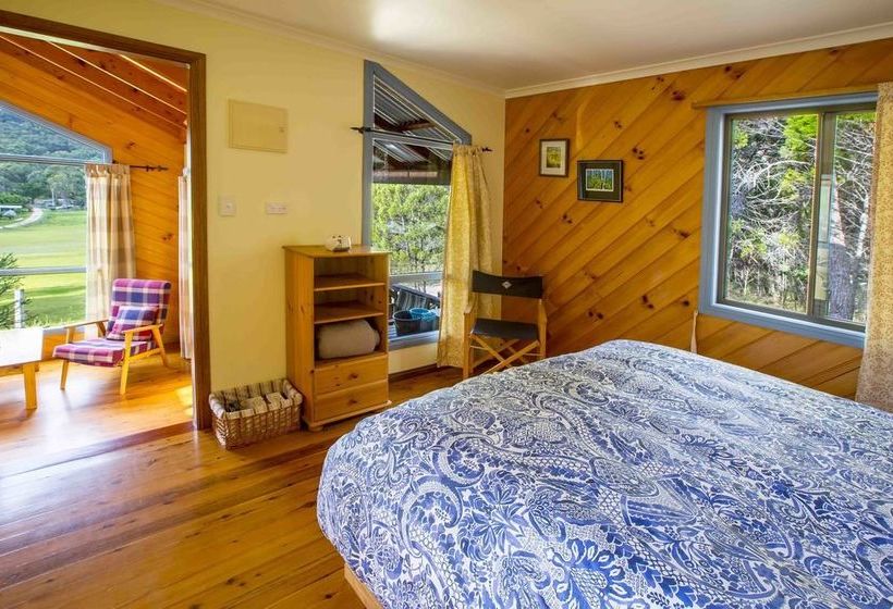 Wisteria Cottage And Cabins | Ballandean | Queensland | Australia 4