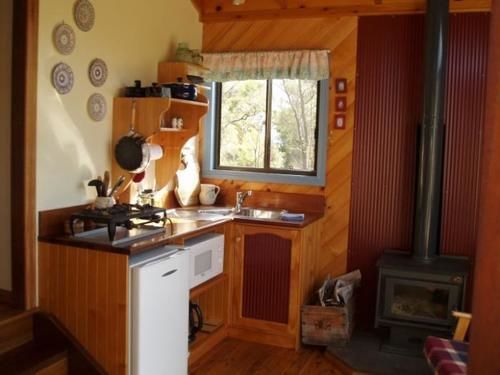 Wisteria Cottage And Cabins | Ballandean | Queensland | Australia 8