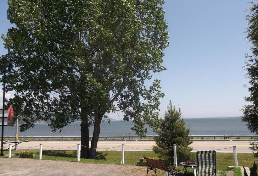 Bed and Breakfast Maison Des Rives | La Malbaie | Quebec | Canada 17