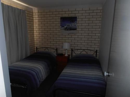 Beachside Court Holiday Apartments | Caloundra | Queensland | Australia 1