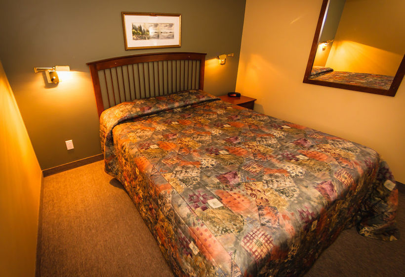 Resort Centre De Villegiature Dam-en-terre | Alma | Quebec | Canada 13