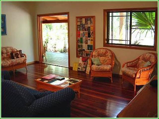 Hibiscus Lodge Bed & Breakfast Mission Beach