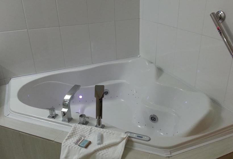 Sunrise Motel | Regina | Saskatchewan | Canada 10