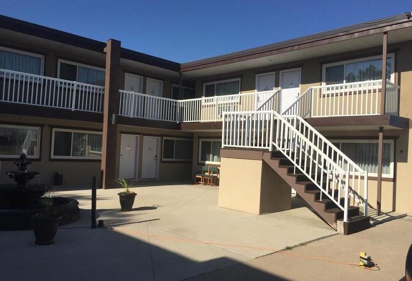 Sunrise Motel | Regina | Saskatchewan | Canada 16