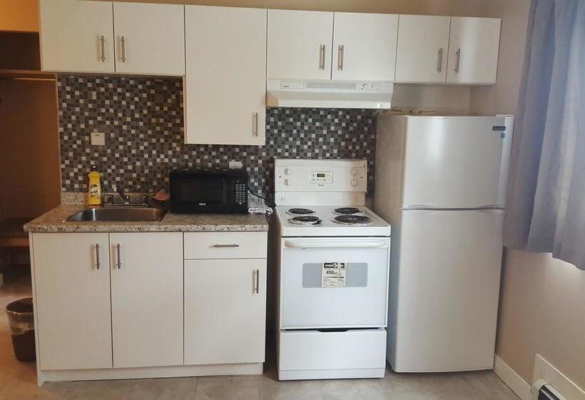 Sunrise Motel | Regina | Saskatchewan | Canada 7