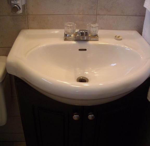 Motel & Restaurant De La Plage | Boischatel | Quebec | Canada 13