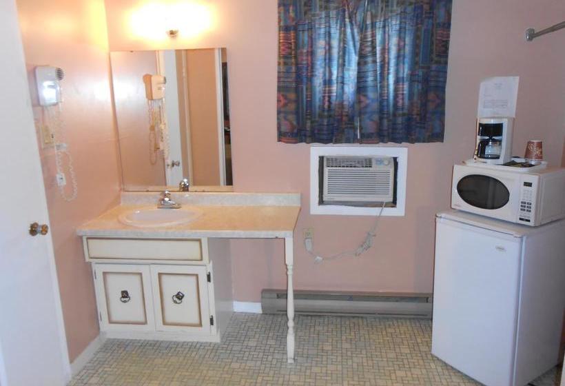 Aquarius Motel | Perth | Ontario | Canada 11