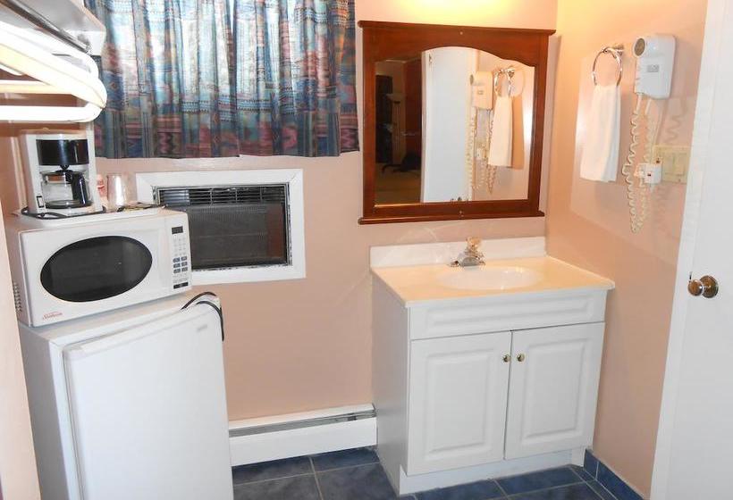 Aquarius Motel | Perth | Ontario | Canada 8