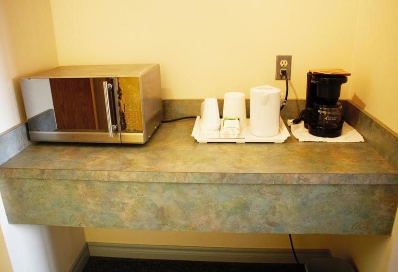 Hotel Elite | Whitehorse | Yukon Territory | Canada 5