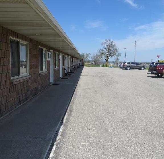 Newburg Inn Motel | Waterloo | Ontario | Canada 4