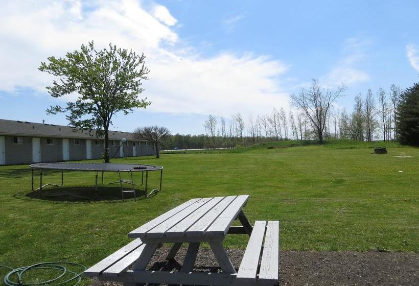 Newburg Inn Motel | Waterloo | Ontario | Canada 5