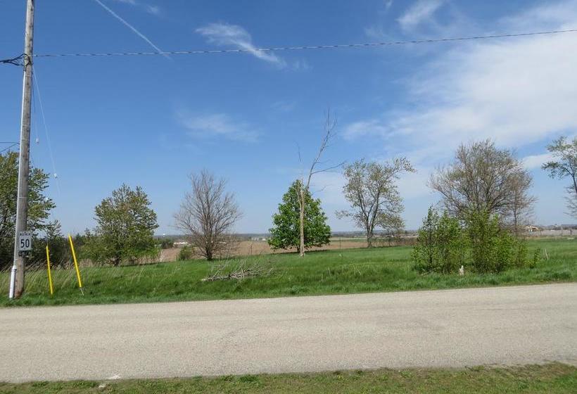 Newburg Inn Motel | Waterloo | Ontario | Canada 6