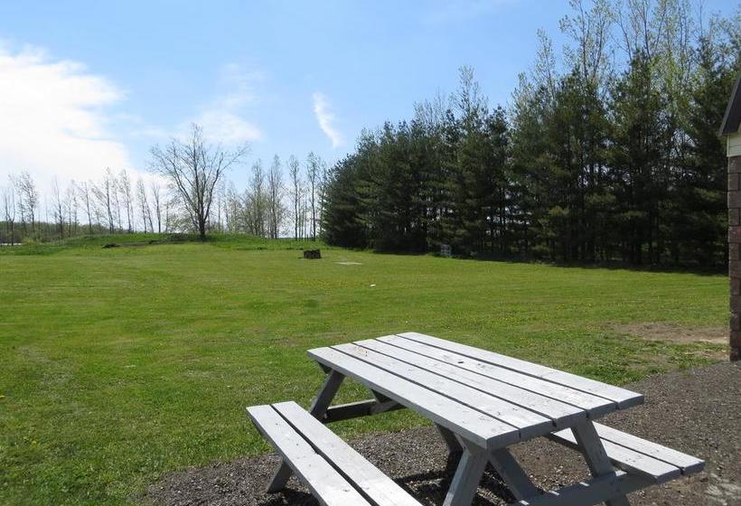 Newburg Inn Motel | Waterloo | Ontario | Canada 7