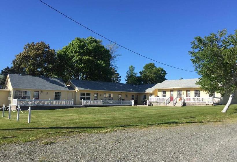 Hotel Resort At Cavendish Corner | Summerside | Prince Edward Island | Canada 7