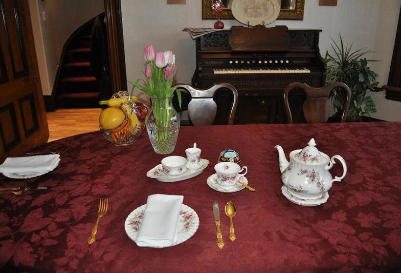 Hotel Summerside Inn Bed And Breakfast | Summerside | Prince Edward Island | Canada 2