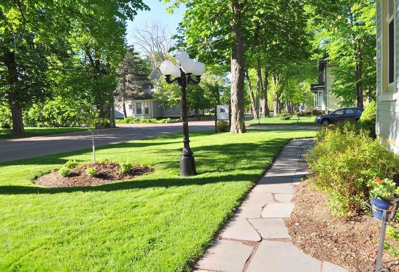 Hotel Summerside Inn Bed And Breakfast | Summerside | Prince Edward Island | Canada 7