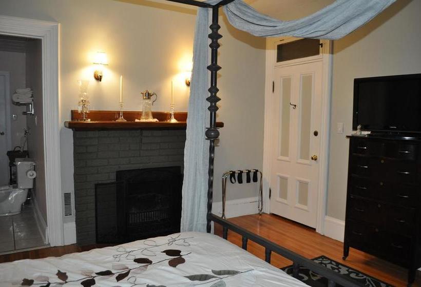 Hotel Summerside Inn Bed And Breakfast | Summerside | Prince Edward Island | Canada 9