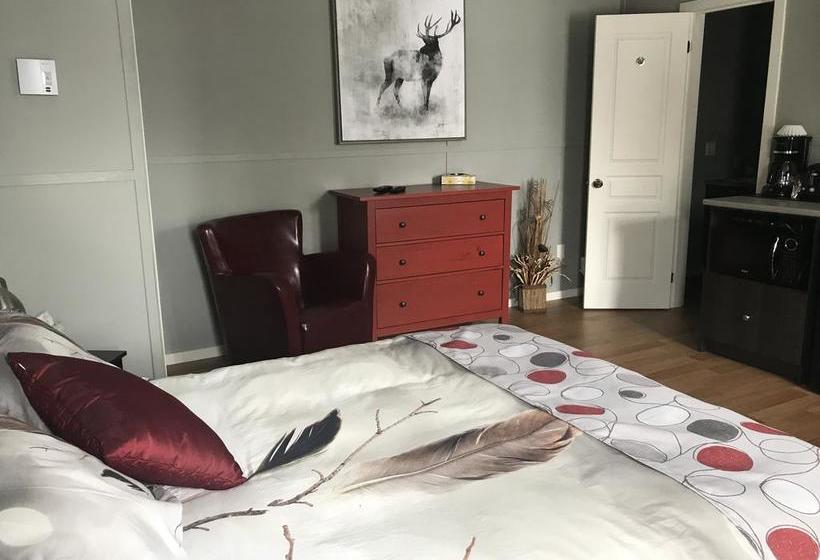 Petit Hôtel Le Repos Du Guerrier | Sept-Iles | Quebec | Canada 7